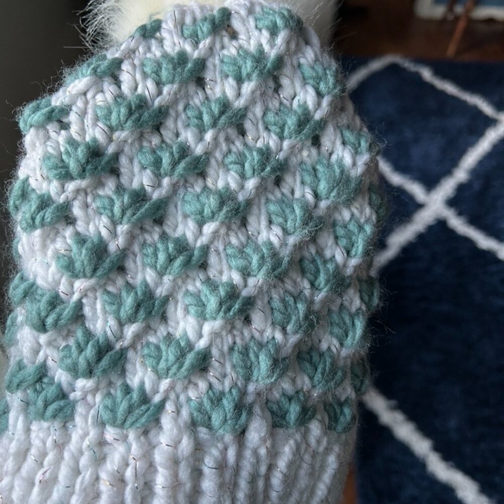 NWOT Hand Made White and Turquoise Lotus Flower Beanie/Hat - Picture 3 of 11